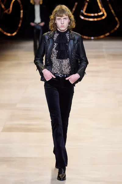 Look 74